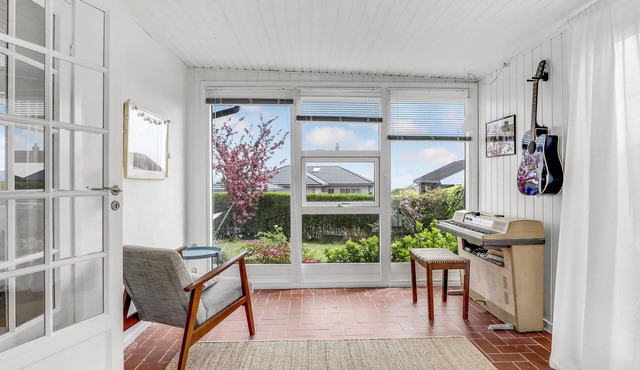 Beautiful home in Svaneke with WiFi