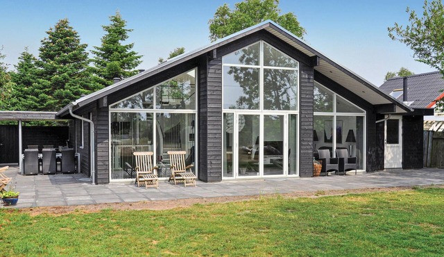 Beautiful home in Sydals with sauna