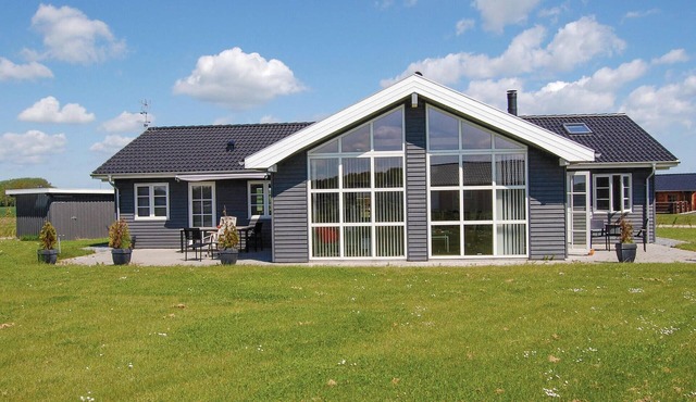 Beautiful home in Sydals with sauna