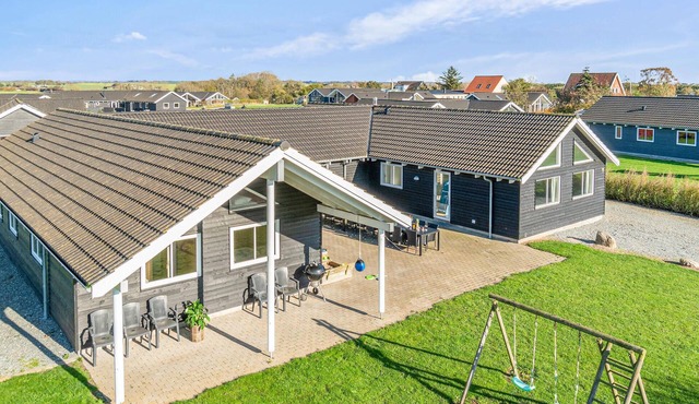 Beautiful home in Sydals with kitchen