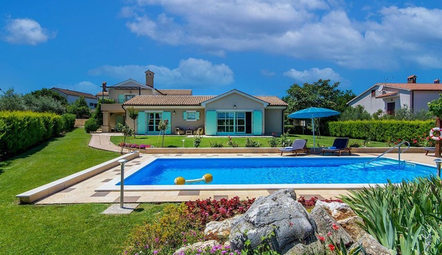 Beautiful home in Tar