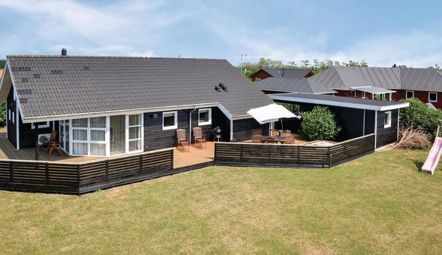 Beautiful home in Tarm with WiFi