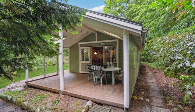 Beautiful home in Tarm with WiFi