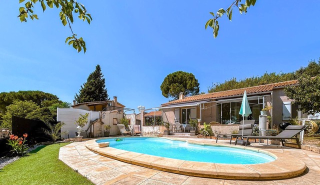 Beautiful home in Tavel