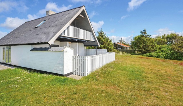 Beautiful home in Thisted with kitchen
