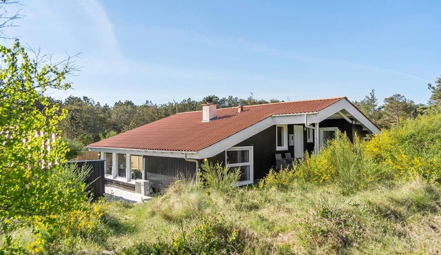 Beautiful home in Thisted with kitchen