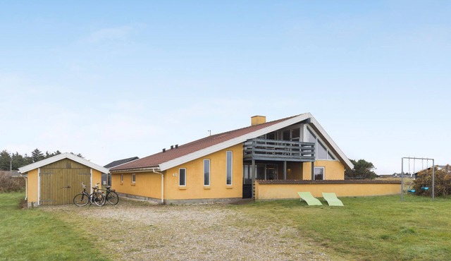 Beautiful home in Thisted with sauna