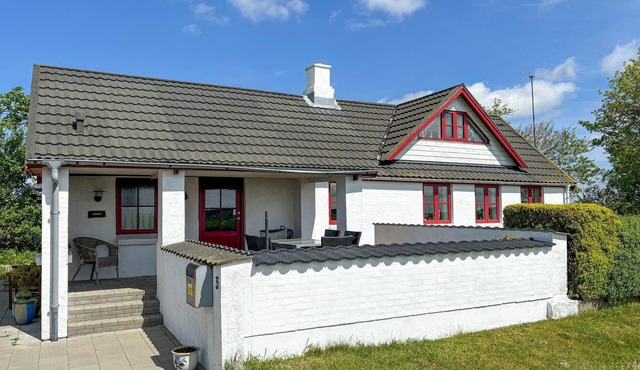 Beautiful home in Thisted with house sea view