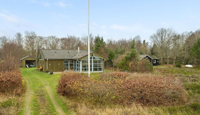 Beautiful home in Thyholm with WiFi