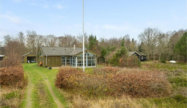 Beautiful Home In Thyholm With Wifi