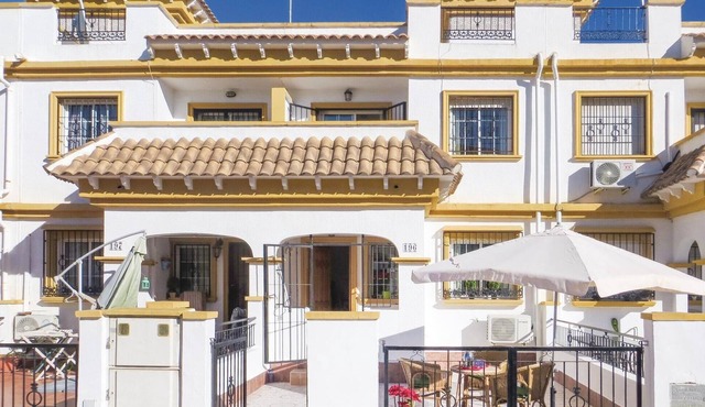 Beautiful home in Torrevieja with WiFi