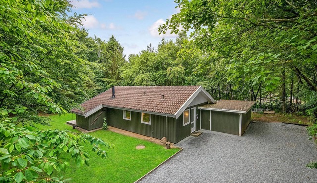 Beautiful home in Toftlund with WiFi