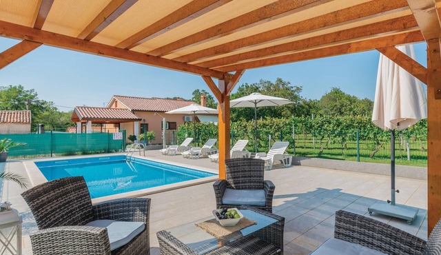 Beautiful home in Topid