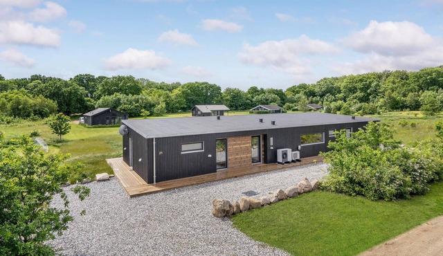 Beautiful home in Tranekær with WiFi