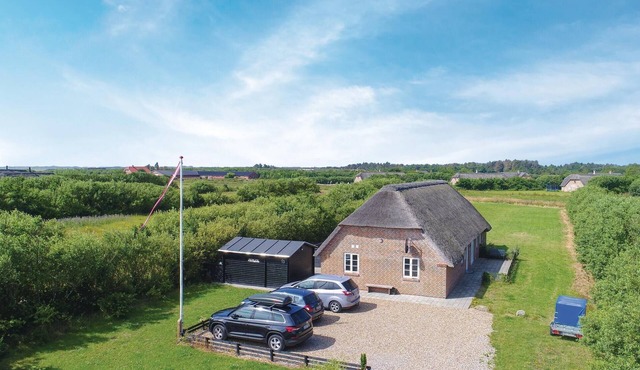 Beautiful home in Ulfborg with WiFi