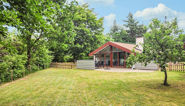 Beautiful home in Ulfborg with WiFi