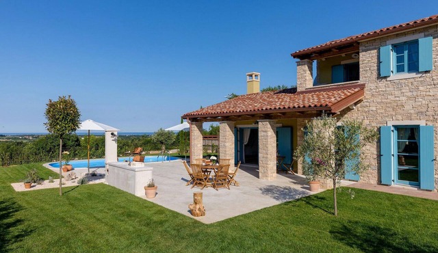 Beautiful home in Umag