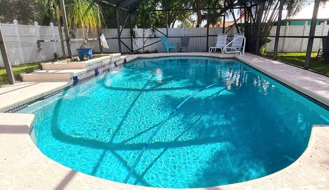 Beautiful Home in East Port St Lucie. Heated and Screened Saltwater Pool