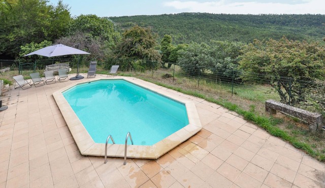 Beautiful home in Vacheres
