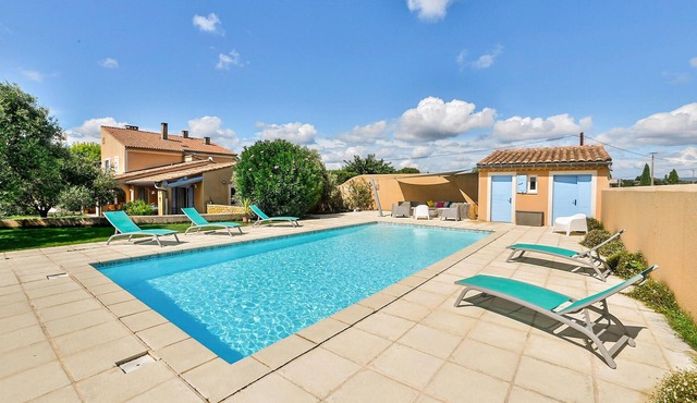 Beautiful home in Valréas