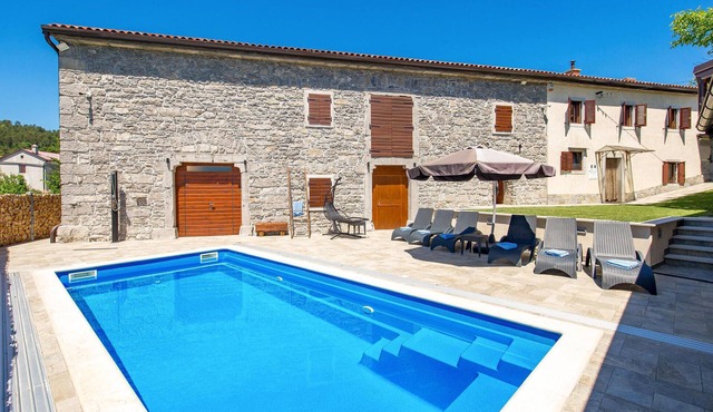 Beautiful home in Vele Mune