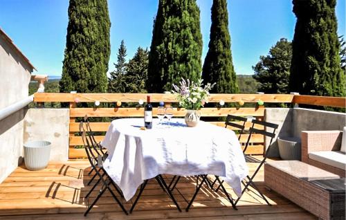 Beautiful Home In Verzeille