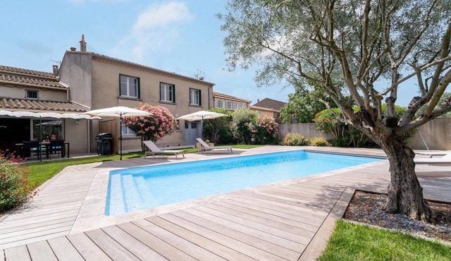 Beautiful home in Villegly with kitchen