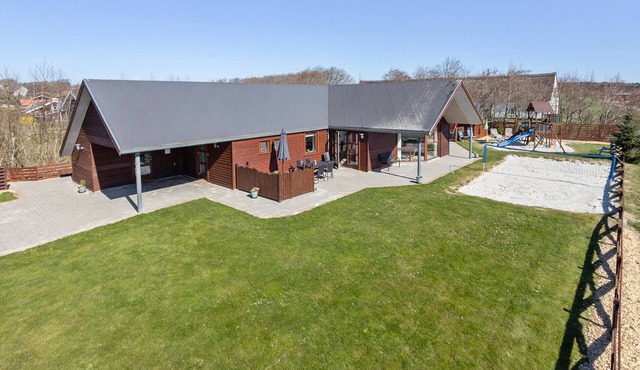 Beautiful home in Vinderup with sauna
