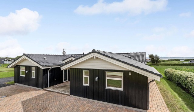 Beautiful home in Vinderup with sauna