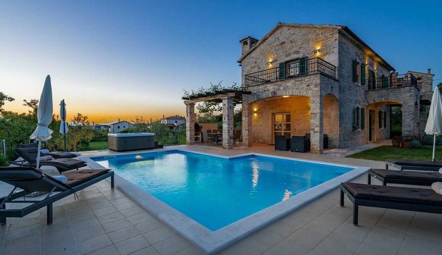Beautiful home in Visnjan