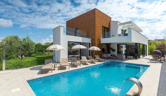 Beautiful home in Visnjan