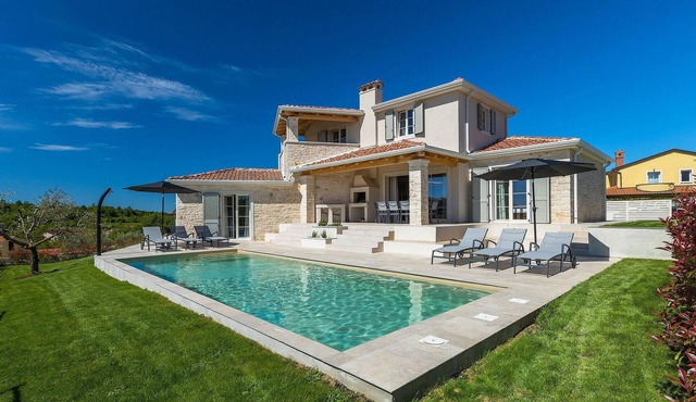 Beautiful home in Vizinada