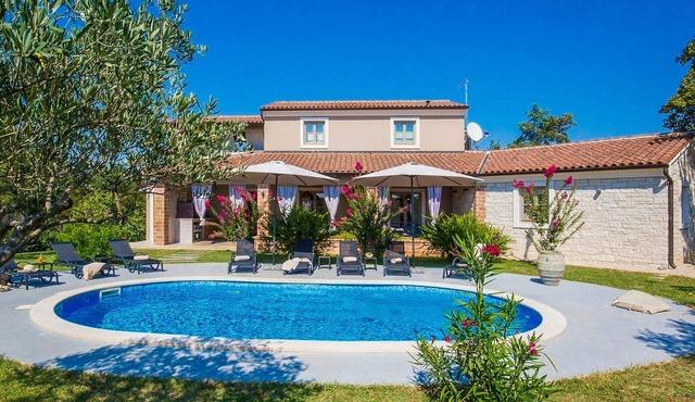 Beautiful home in Vodnjan with WiFi
