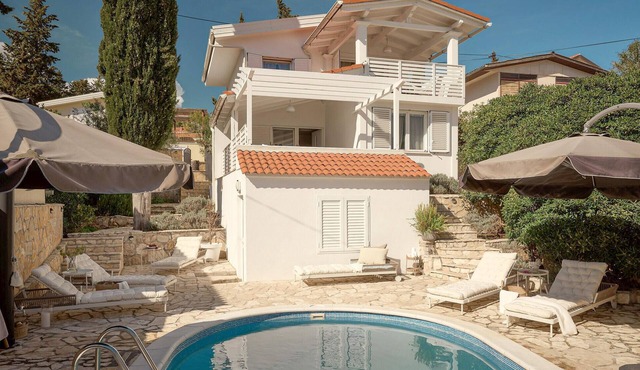 Beautiful home in Vrboska