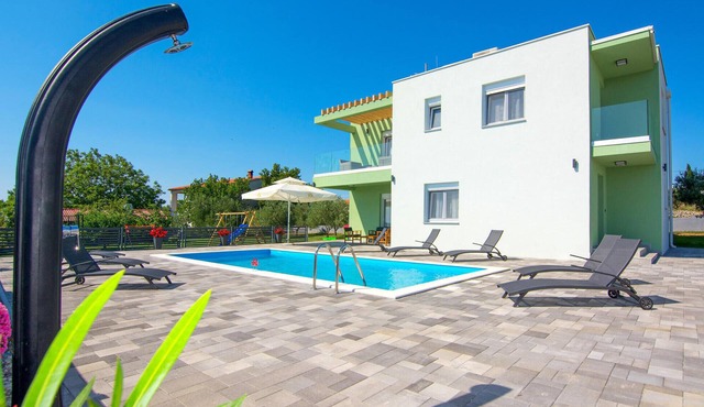 Beautiful home in Vrsi
