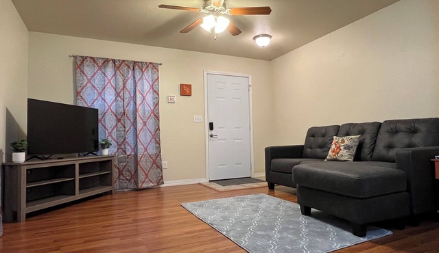 Beautiful Home in West Plains, 2Bed 2Bath, New Furniture