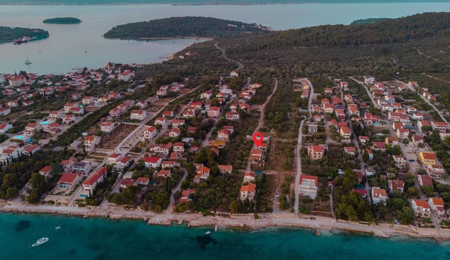 Beautiful home in Zdrelac with house sea view