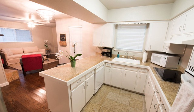 Beautiful home Located 30 miles from AT&T stadium, safe and quite neighborhood