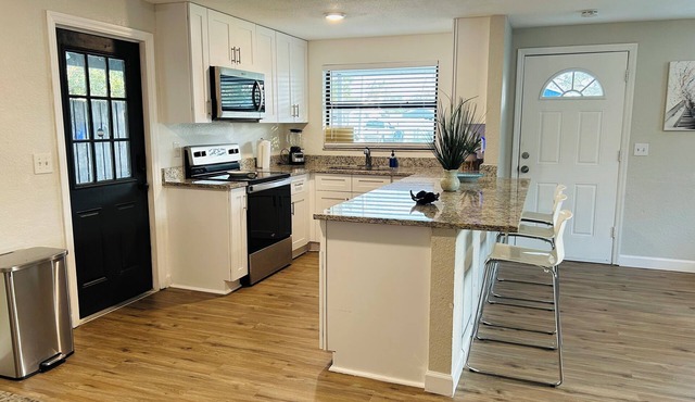 Beautiful home near Bush Garden, USF, and all that Tampa has to offer