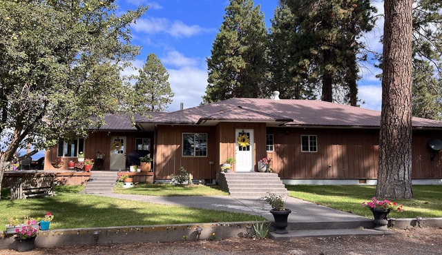 Beautiful home near crater lake