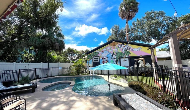 Beautiful home near Disney Private PoolBBQ Downtown