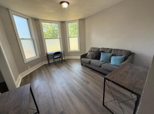 Beautiful Home Near Downtwon - Free Parking!