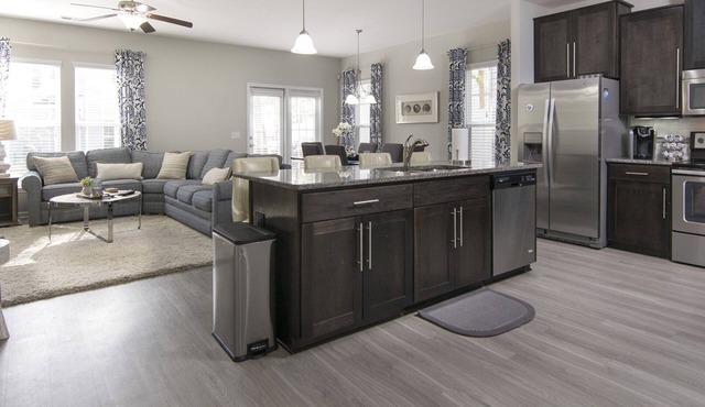 ~BEAUTIFUL HOME NESTLED IN THE PERFECT TOWN~