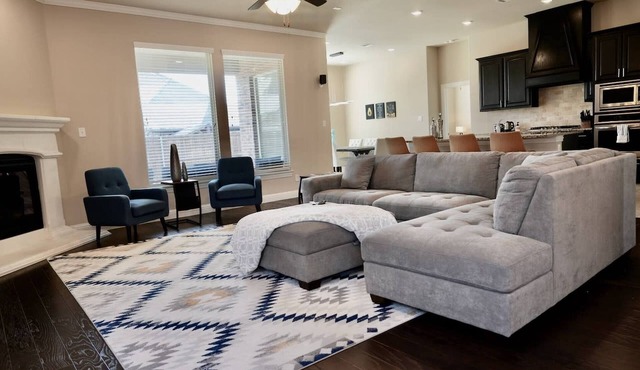 Beautiful home next to PGA, guest suite Frisco