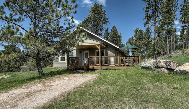 Beautiful Home on 1 acre just outside of Custer backs up to forest service