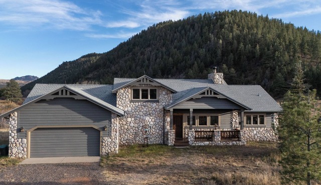 Beautiful Home on 40+ Acres on South Platte River