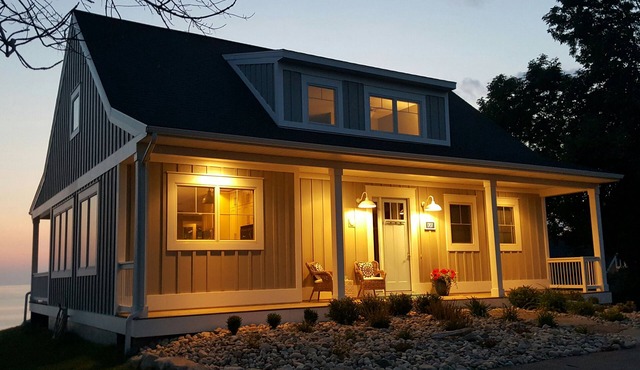 Beautiful Home On A High Bluff Overlooking Lake Mich! Booking Fall 2026!