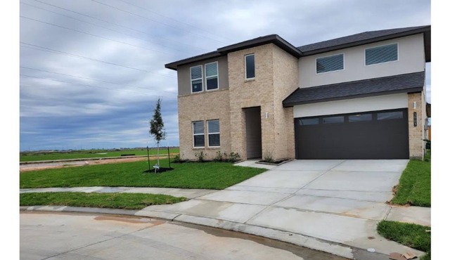 Beautiful home on cul de sac, kid friendly with entertainment