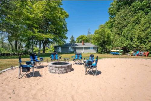 Beautiful home on Lake Michigan, near Escanaba