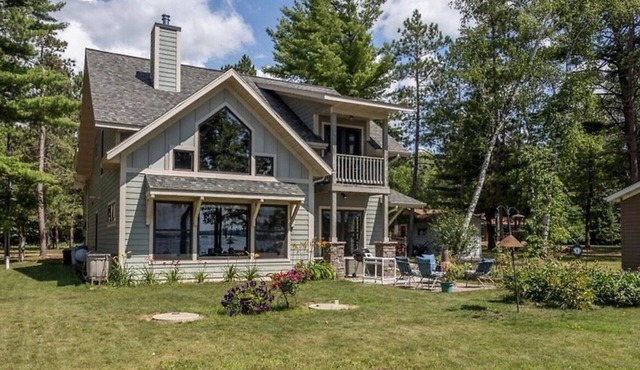 Beautiful home on the shores of Little Boy Lake
